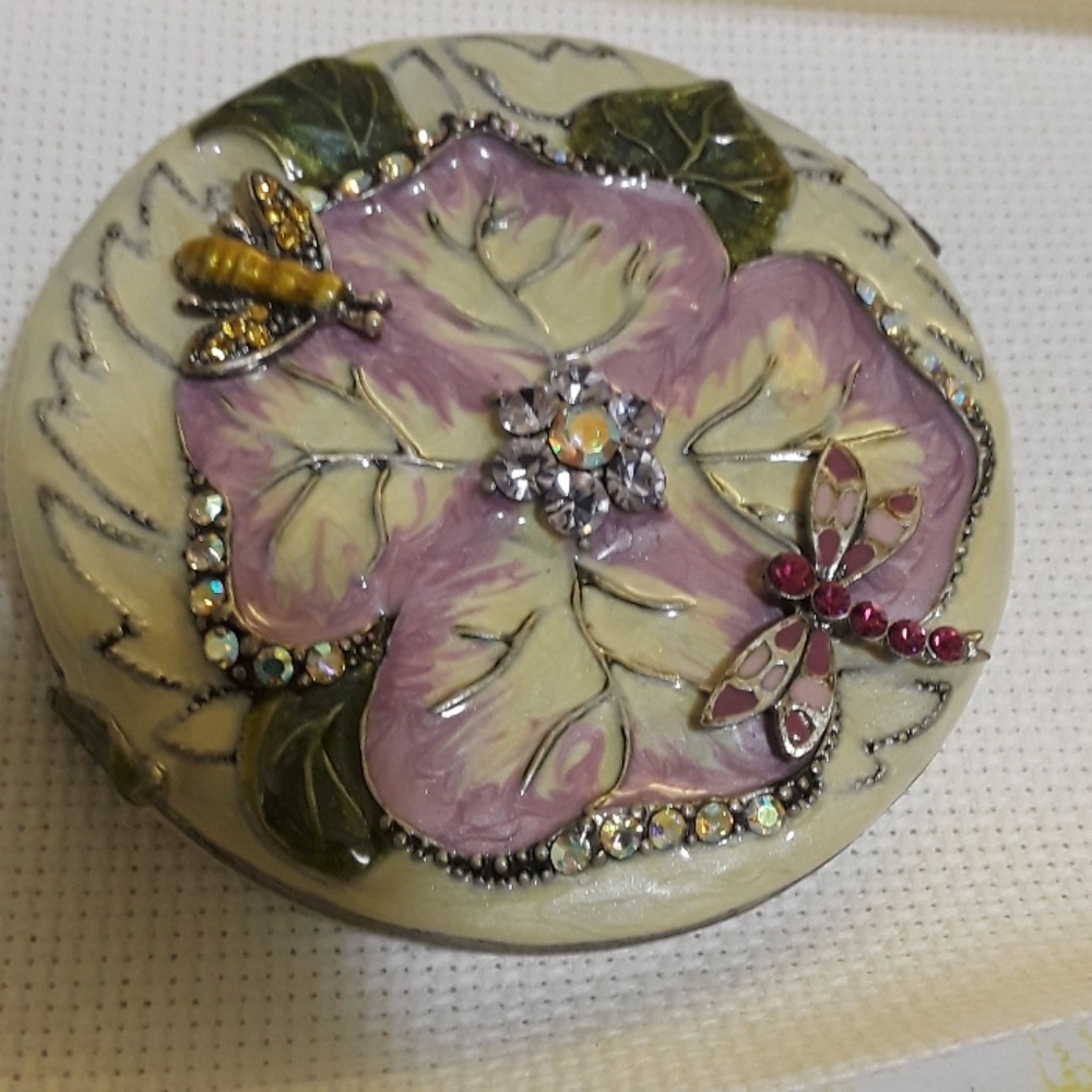 Compact mirror